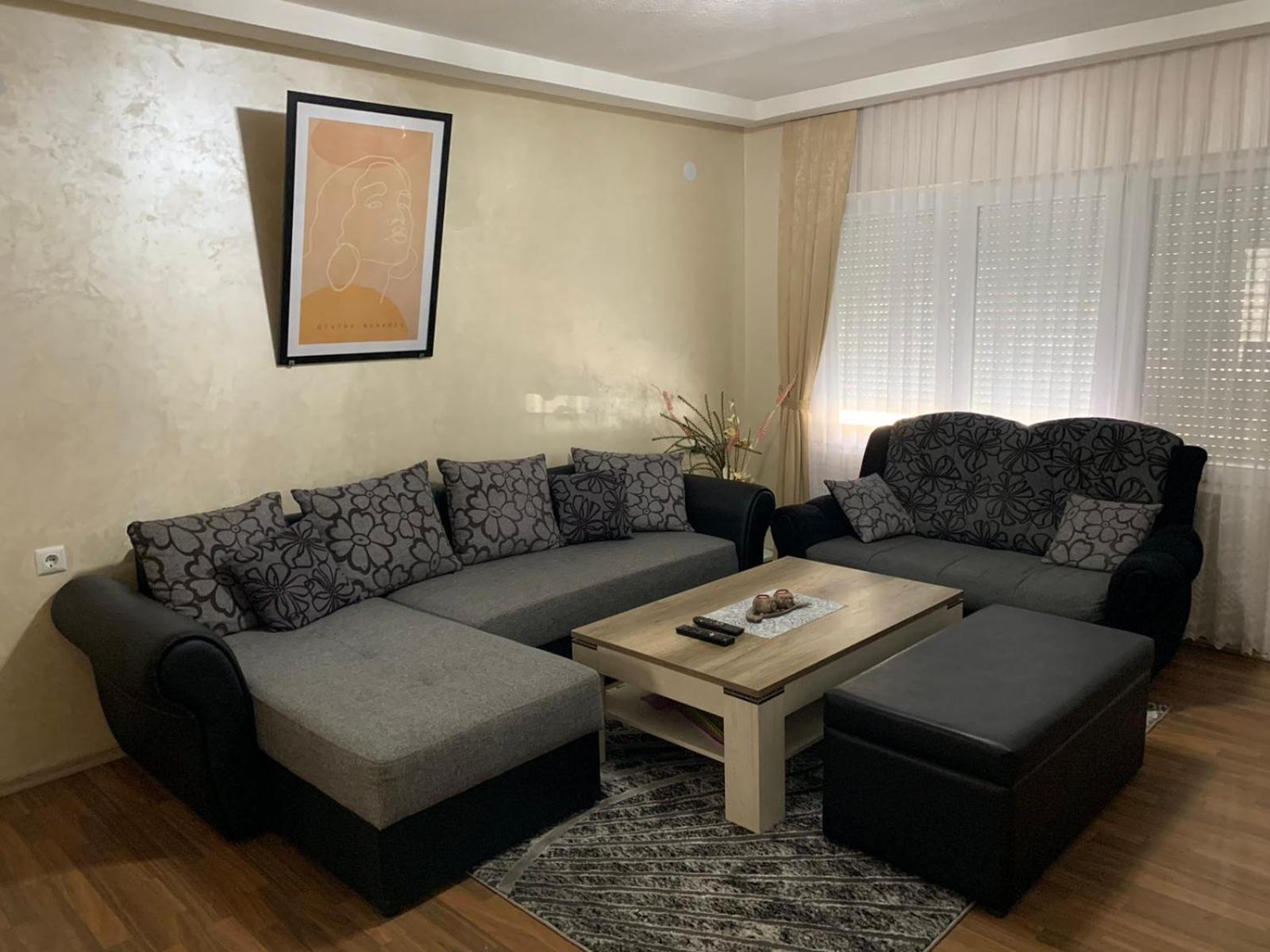 Anja Apartman Bosanski Samac Buitenkant foto